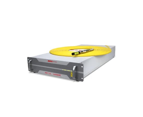 Fonte laser fiber MAX MFSC-6000C de 6 kW, com o cabo de fibra óptica amarelo enrolado sobre o gabinete