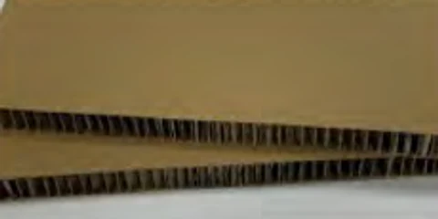 Papelão alveolar cortado com o módulo UCT
