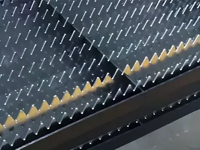 Mesa de 3000 x 1500 mm, item de série da Máquina de Corte a Laser Fiber EF 3015N