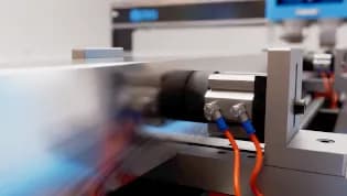 Cilindros de fixação, item de série da Router CNC Hybrid 1550