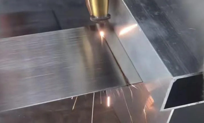 Modo corte, item de série da Máquina de Solda a Laser SFE 1500W
